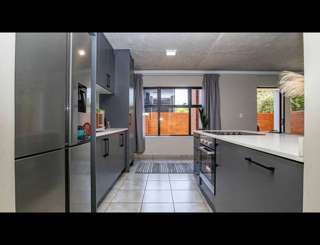 3 BEDROOM APARTMENT FOR SALE IN SINOVILLE